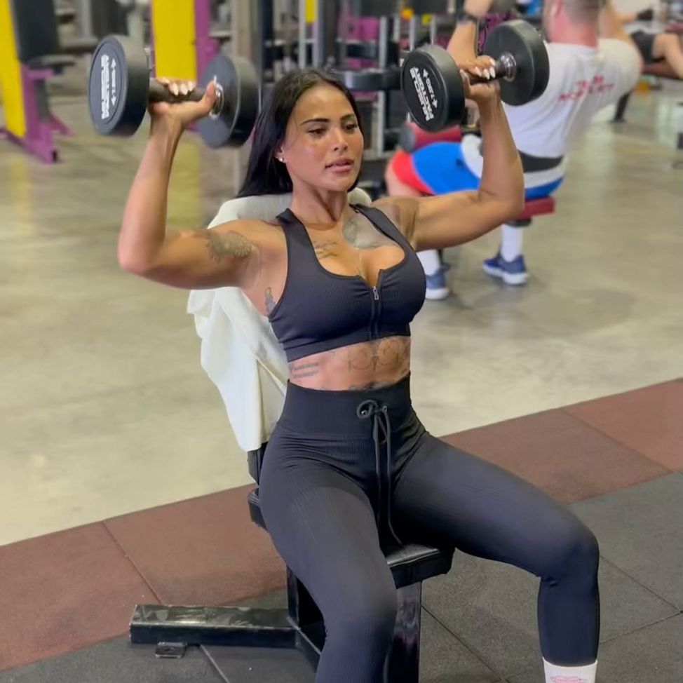 Тренер по тайскому боксу в тайланде. Тренер тайских. Тайланд муай тай. Тайский бокс спарринг. Муай тай традиции.