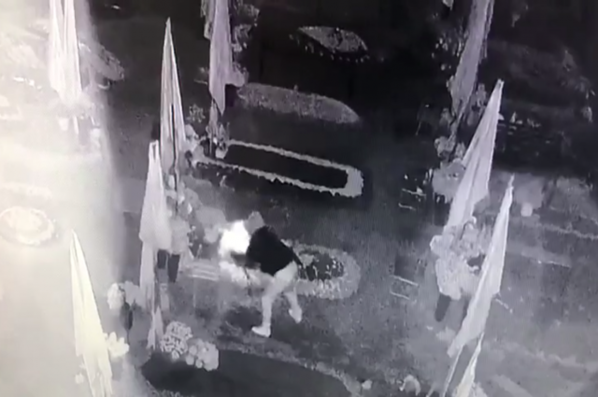    Могилы участников СВО во Владикавказе осквернила пьяная горожанка