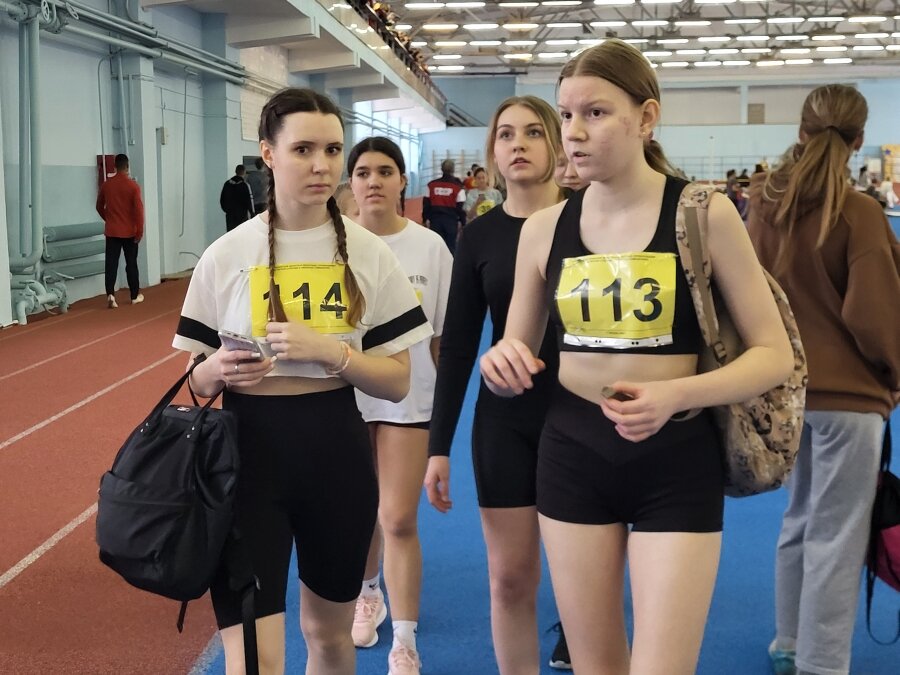  Участницы Кубка области настраиваются на предстоящий забег