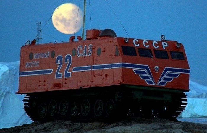 Предложение со словом несли. Почему отошли от харькова. Pc814. Как от спайса отойдешь цену поменяй прикол. Две лодки отошли от одной пристани в противоположных направлениях.