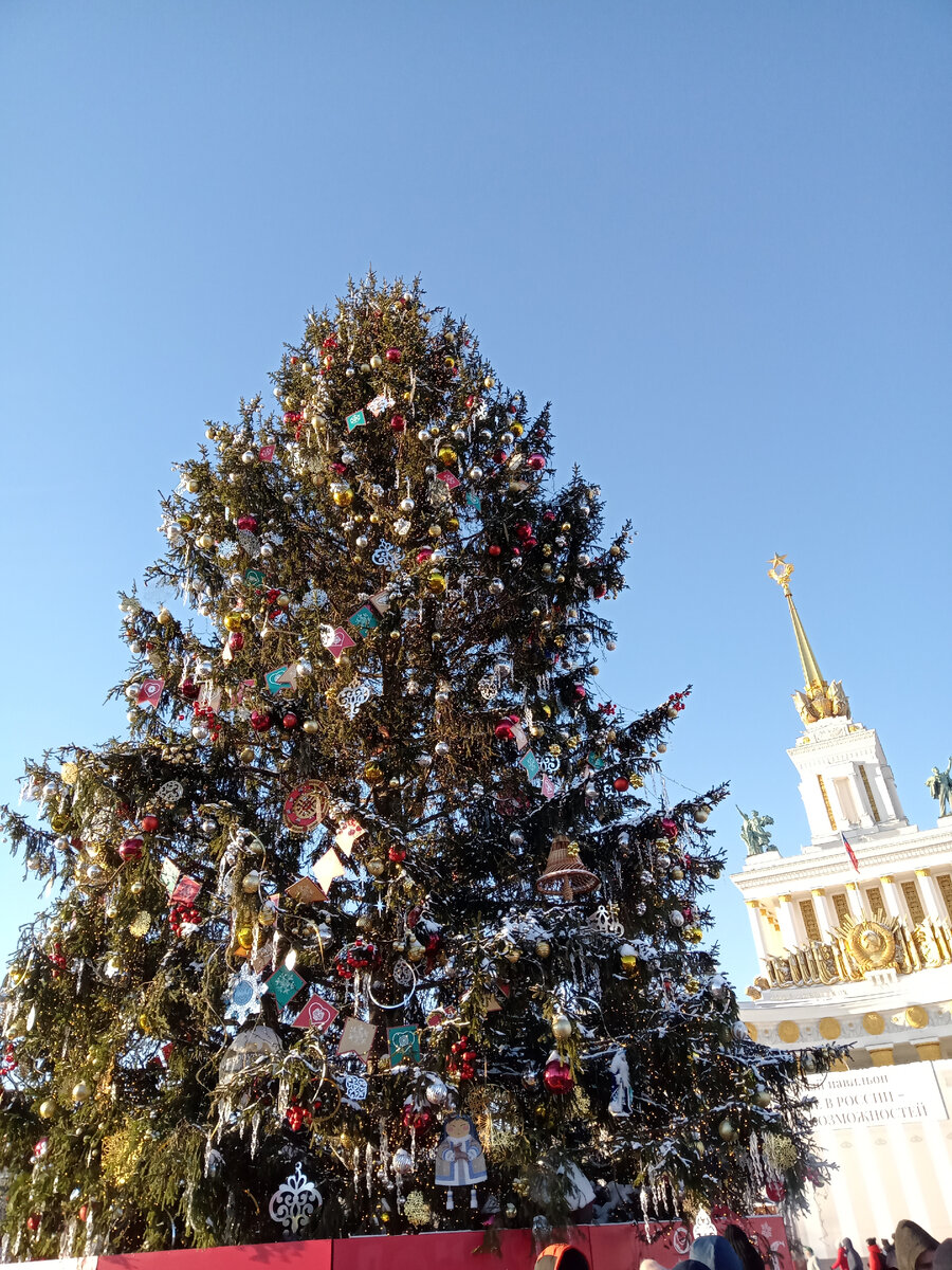 вднх ледяные скульптуры 2023. ледовые фигуры на ольхоне 2023. анна албул новосибирск. ледяные скульптуры на вднх где находится. томск ледяные скульптуры 2022.