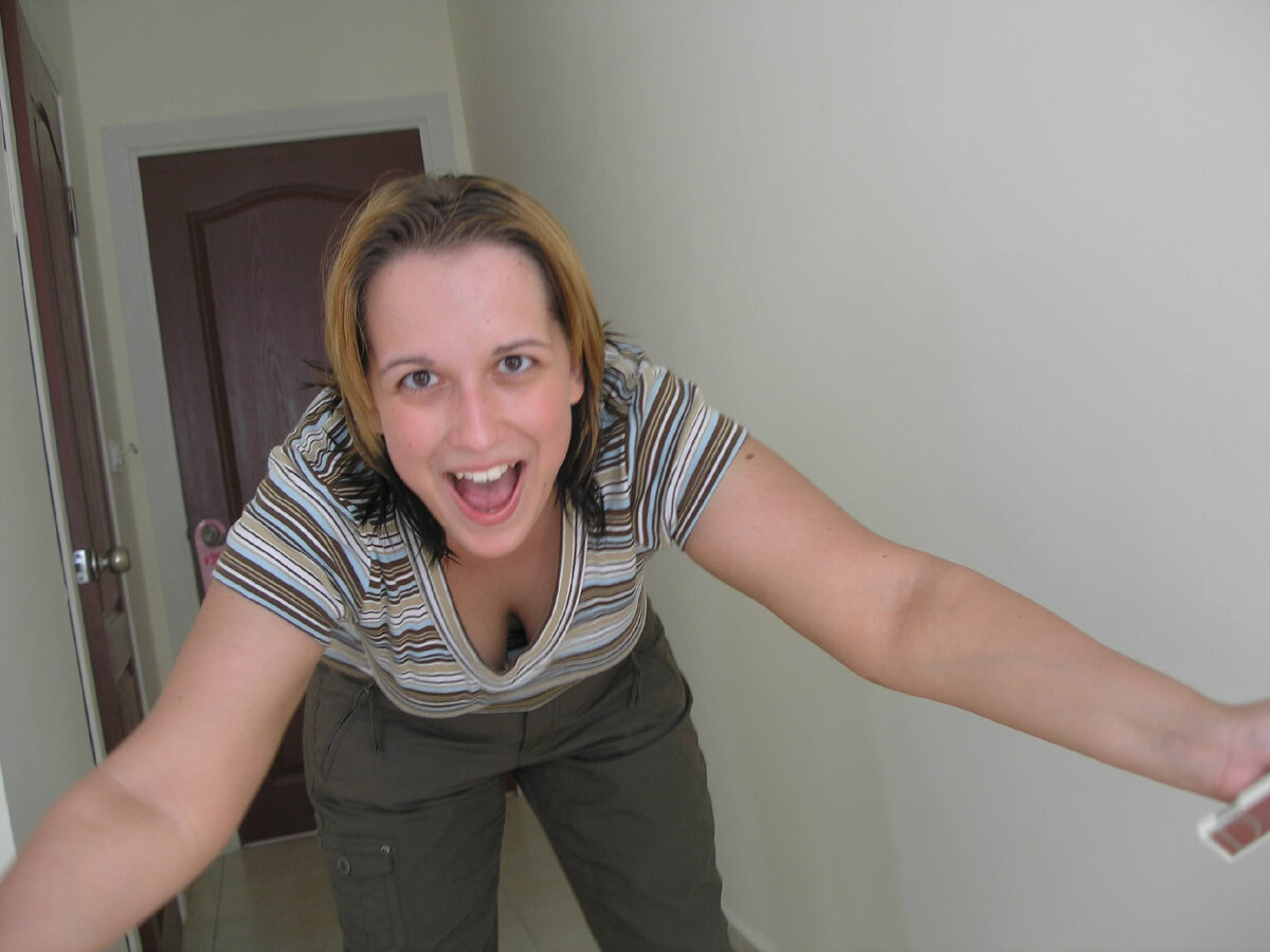 Ищу мужа картинки. Объявления девушек беременных. Знакомая дама. Беременная ищет мужчину. Девушки с детьми ищут мужа.