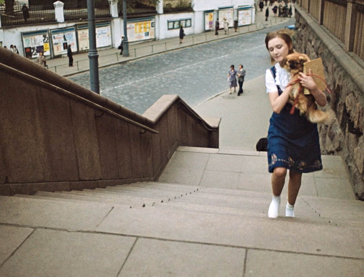 "Москва слезам не верит" - вершина кинематографического искусства. Пожалуй, это лучший фильм в истории СССР. Я не могу назвать его своим любимым только потому, что мне больше нравятся комедии.-3