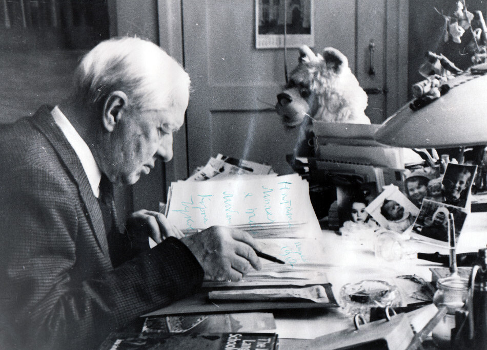 Чуковский за работой (с) из открытых источников