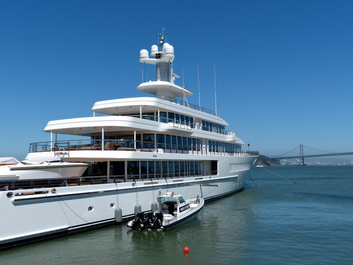 даже сильному человеку нужен тот кто обниме. благие намерения людей. умные мысли. картинки со смыслом. демотиваторы со смыслом про жизнь.