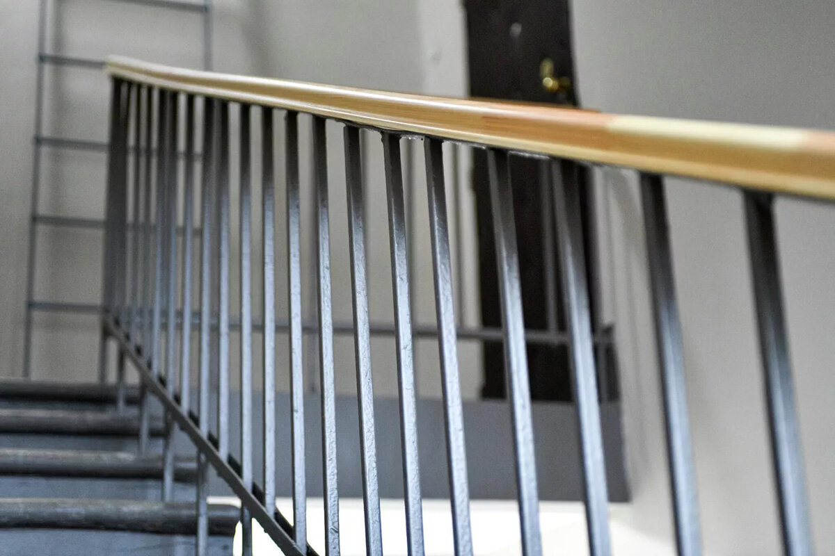 режим работы в майские праздники с местом для текста. режим работы в праздники. 1 мая режим работы. режим работы магазина в новогодние праздники. график работы больницы в праздничные.