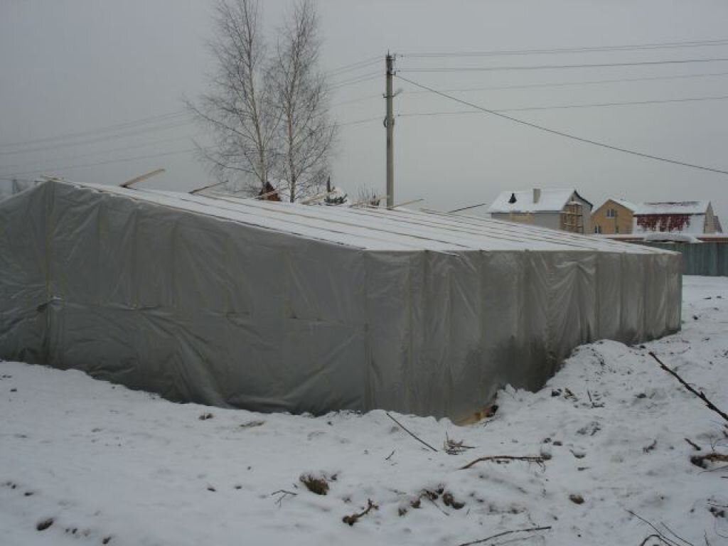 Бетонные укрытия в белгороде. Тепляк для бетона. Тепляк строительный. Тепляк для заливки бетона. Тепляк для фундамента.