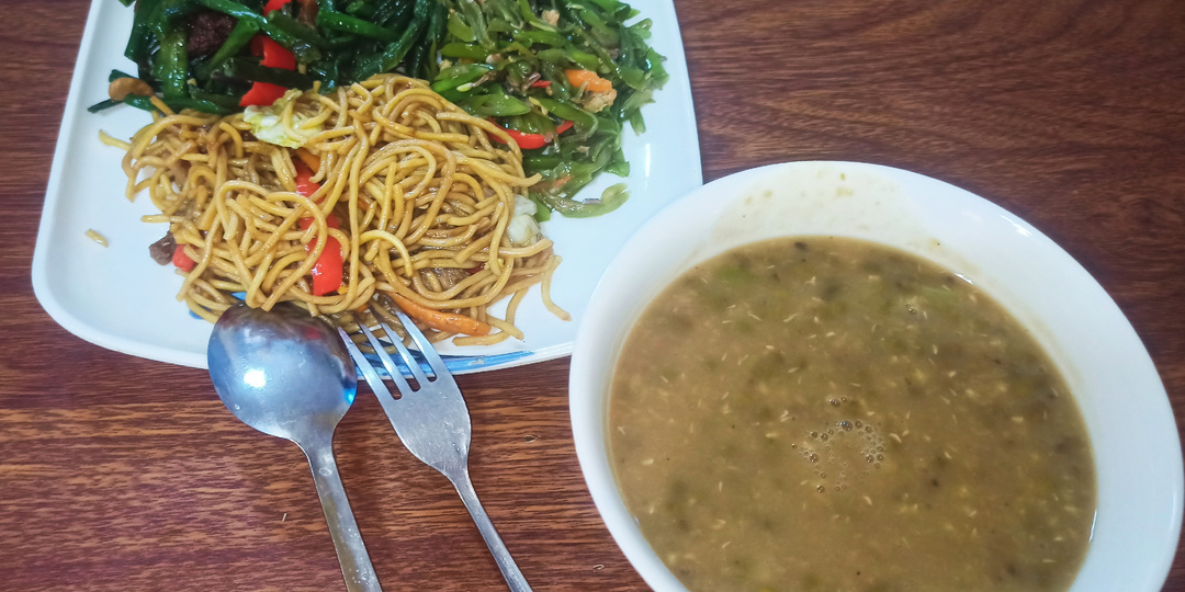 Филиппинский обед за 100 рублей