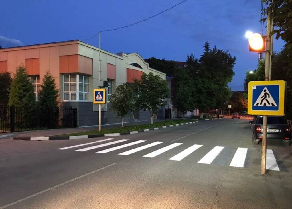 Изображение рандомного пешеходного перехода взято из открытых источников