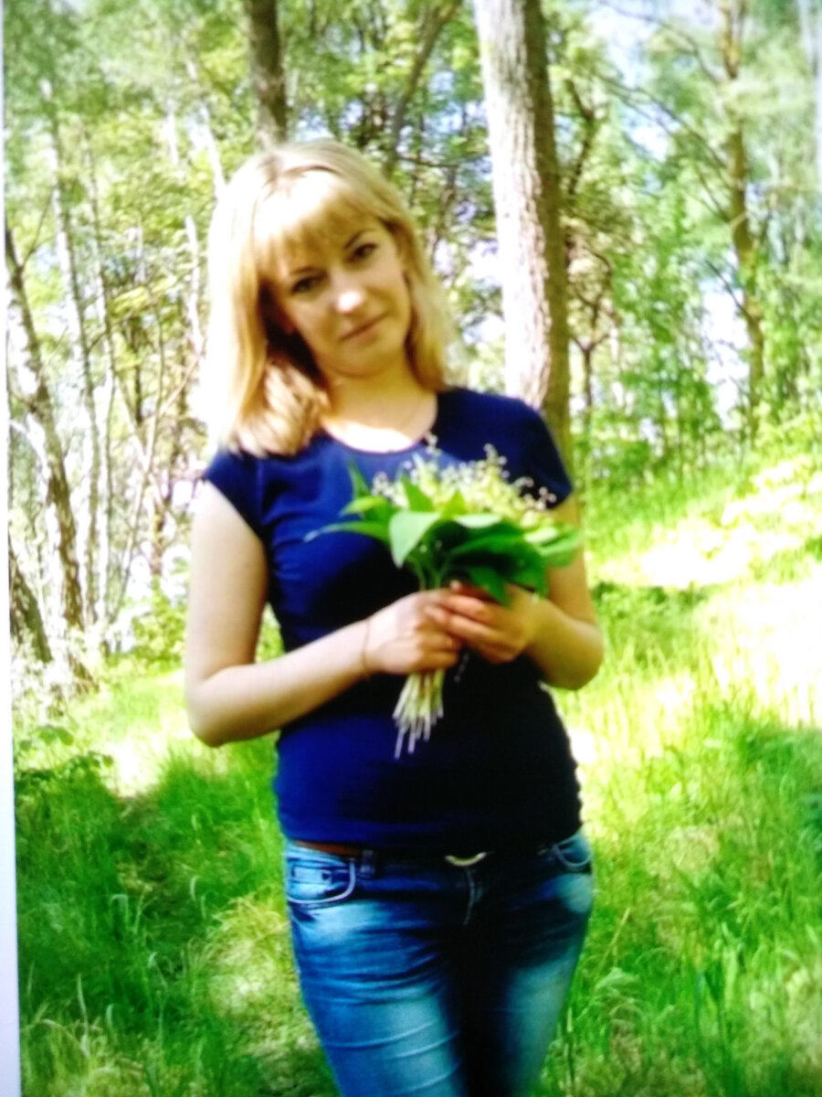 Одиночество женщины. Грустная женщина. Это одиночество. Найти одиноких девушек. Одинокая красивая девушка.