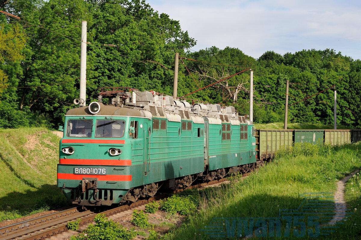 Россия не производит локомотивы?