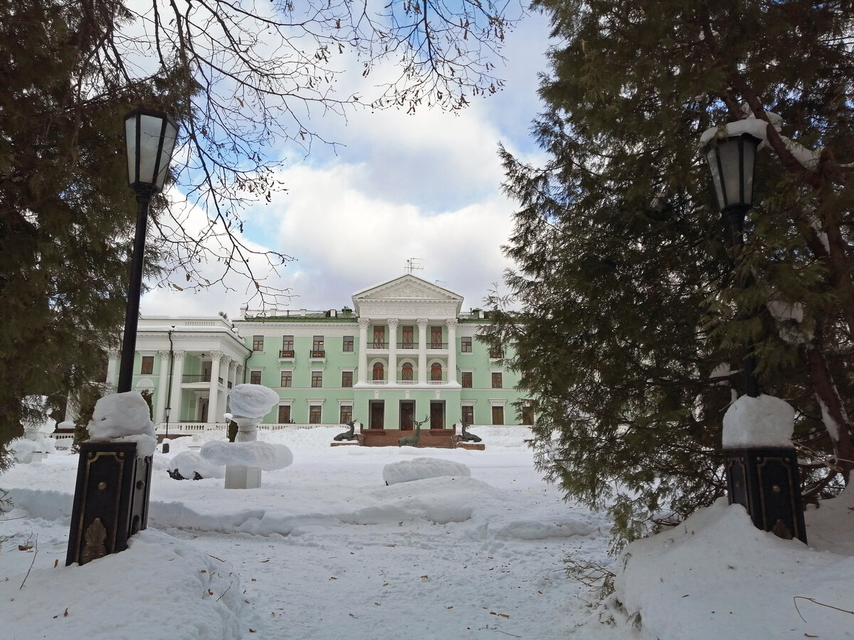 Усадьба "Морозовка", главный дом. Февраль 2024