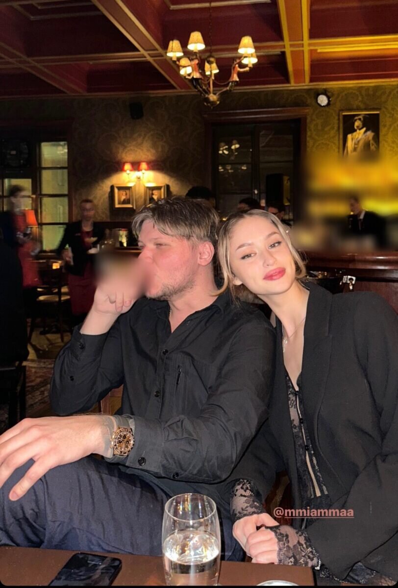 Брошенная женщина. Расстались девушка беременна. Парень и девушка расстаются. Красивые беременные девушки. Разбитое сердце парень и девушка.