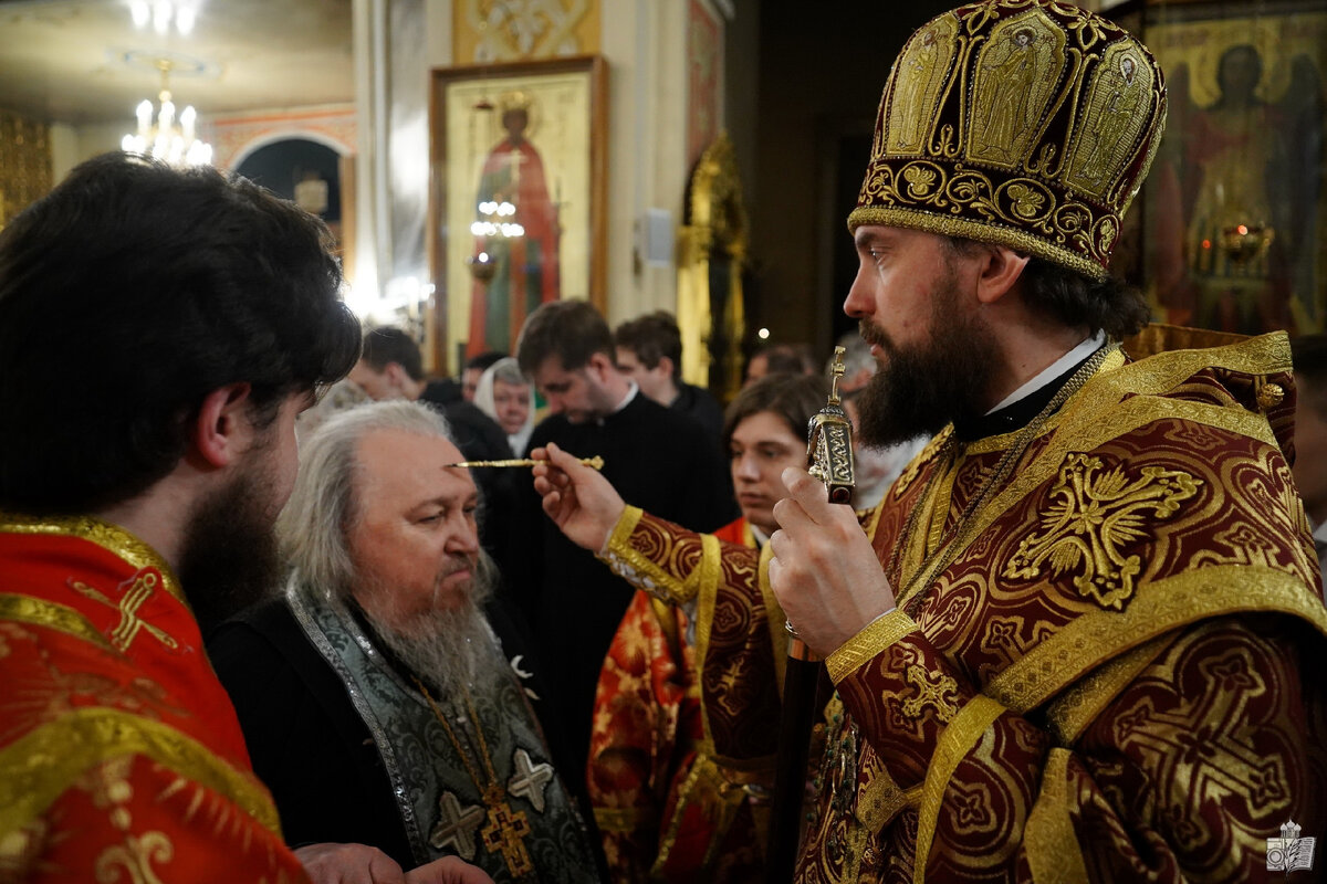 наместник сретенского монастыря день ангела. новый год в сретенском монастыре. сретенский монастырь всенощное бдение сегодня. диакон сретенского монастыря. служба в сретенском монастыре.