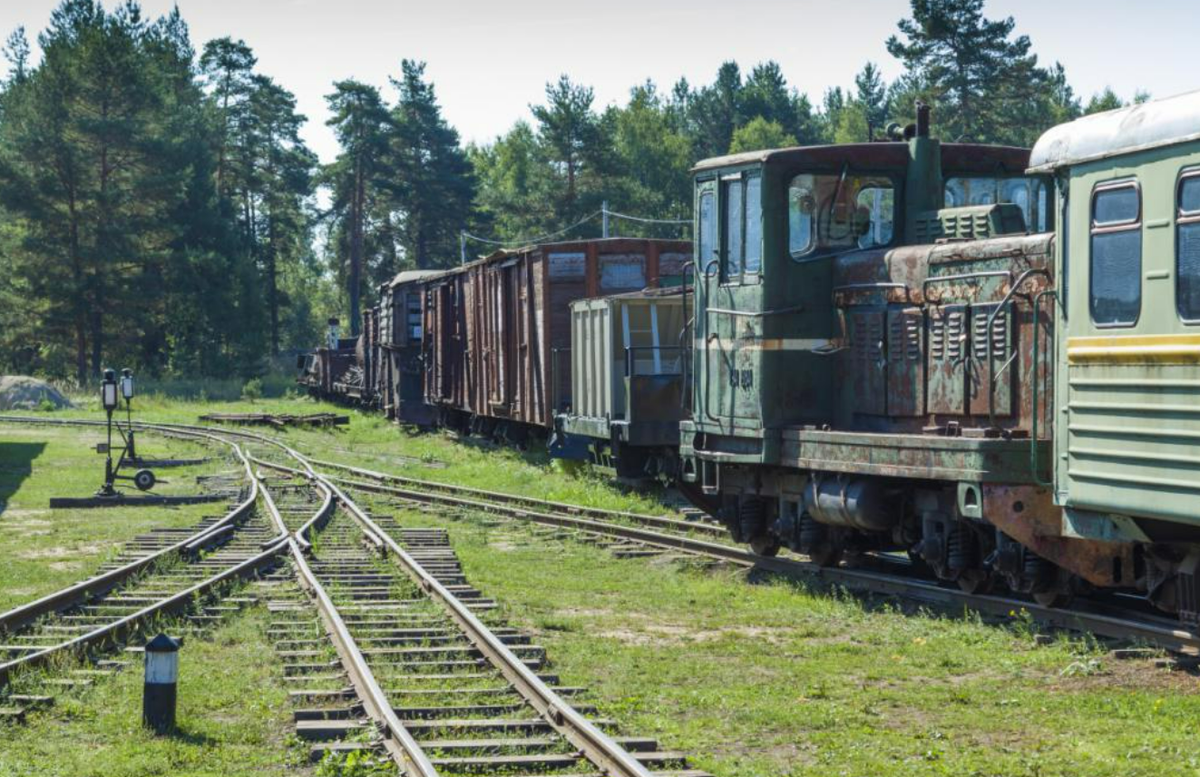 Железная дорога переславль залесский. Узкоколейная железная дорога Переславль-Залесский. Музей узкоколейки в Переславль-Залесский. Узкоколейка в Переславле Залесском. Музей Паровозов в Переславле-Залесском.