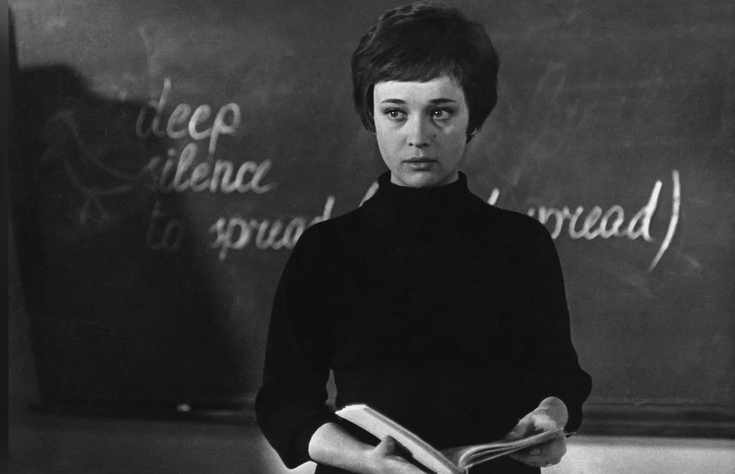 Ирина Печерникова в юности