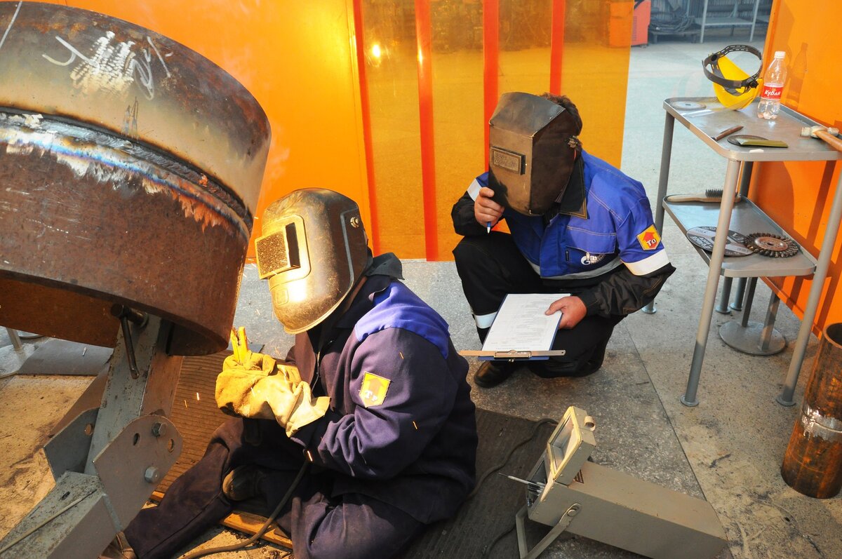 сварка сварщик. сварщик разряда вахта. электросварщик на автоматических. сварщик. сварщик 3 разряда.