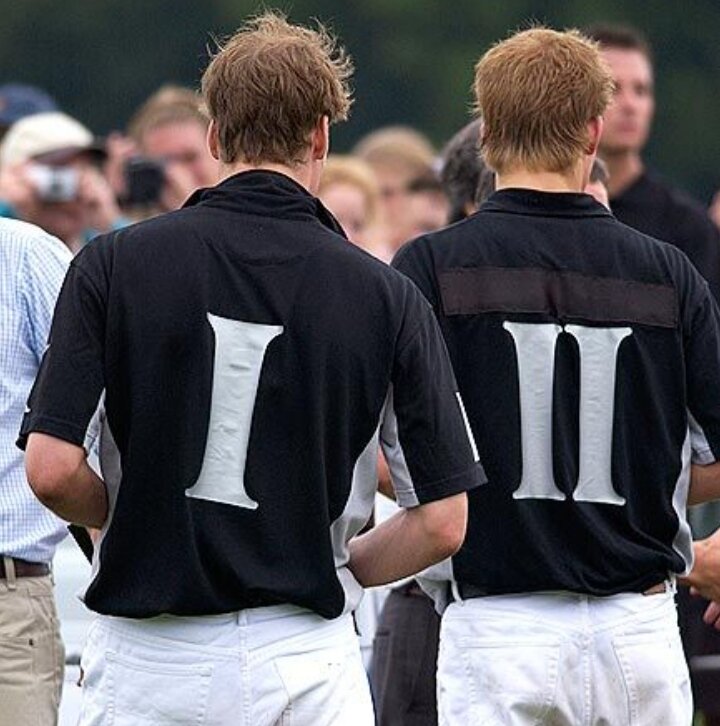 Старик отец через дефис или нет. Через дефис. Что писать через дефис. Предложение с одиночным приложением. Дефис в приложениях.