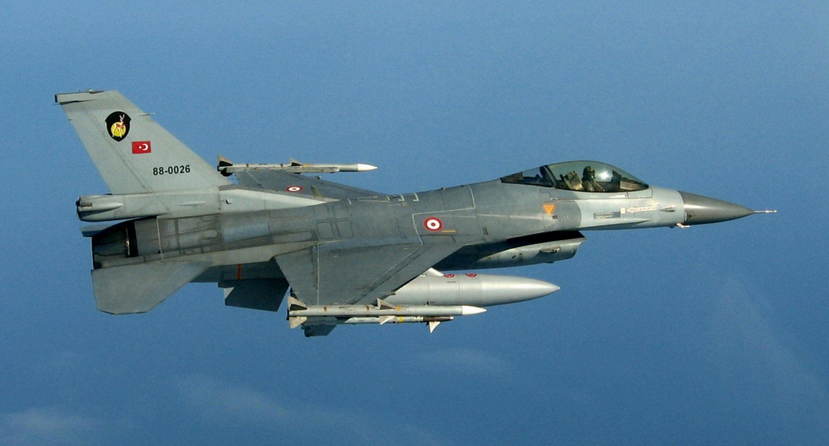 Не успела Турция порадоваться новости о разрешении на продажу ей новой модификации, как США выставили Анкаре новое, по-настоящему хамское условие. Фото Дефенс Ток.