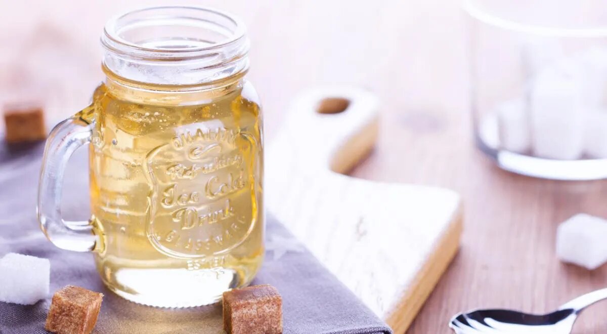 Классический сахарный сироп подходит для большинства десертов