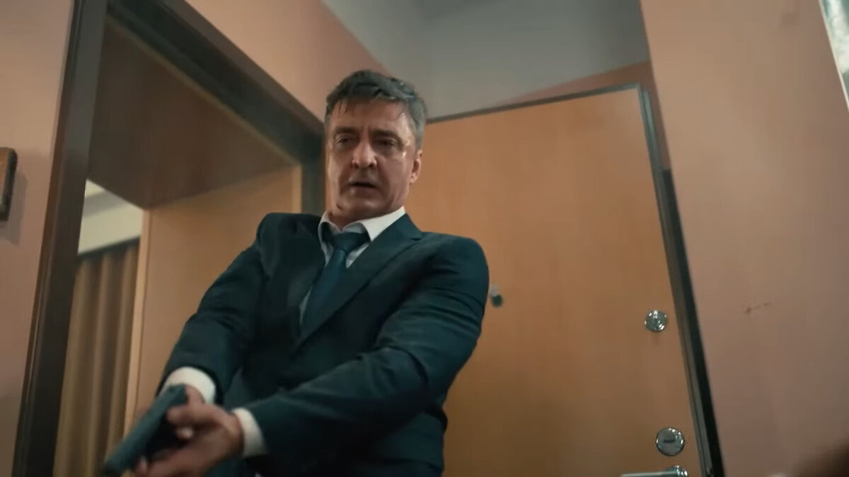 Кадр из сериала "Шеф. Мужская работа" (2024). Генерал Расторгуев (А. Чубченко).
