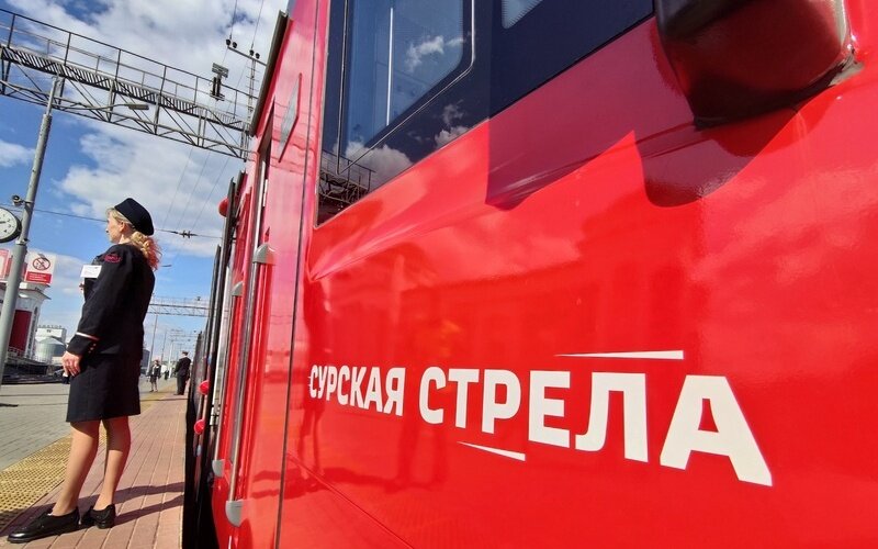 Стрела саранск пенза. Электричка сурская стрела пенза саранск. Начальник поезда. Саранск пенза поезд. Сурская стрела фото.