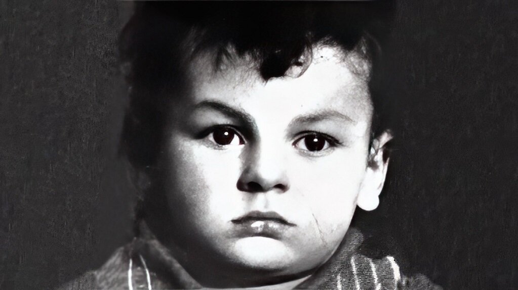 Булат в детстве.