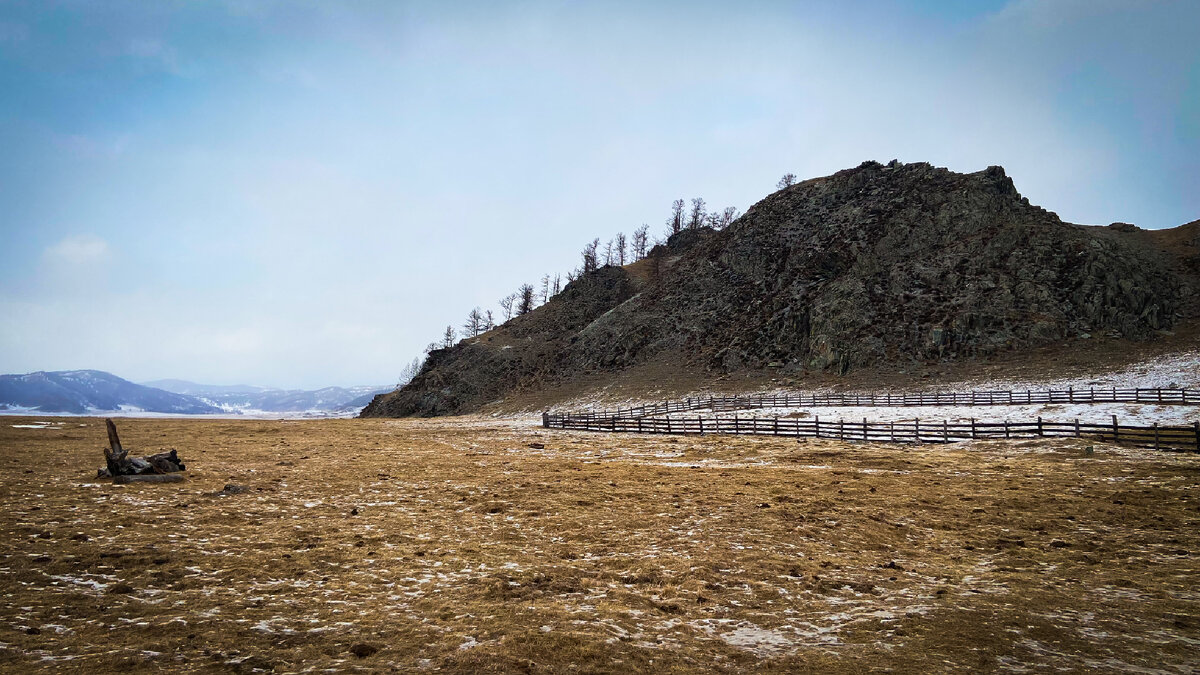 Наша цель прям за этой горой!