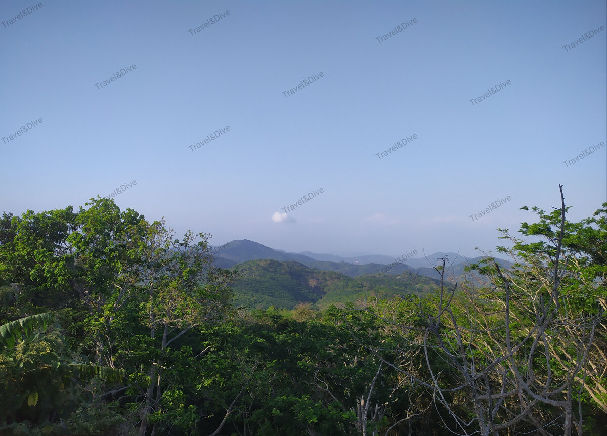 Вид с территории Храма Биг Будды 