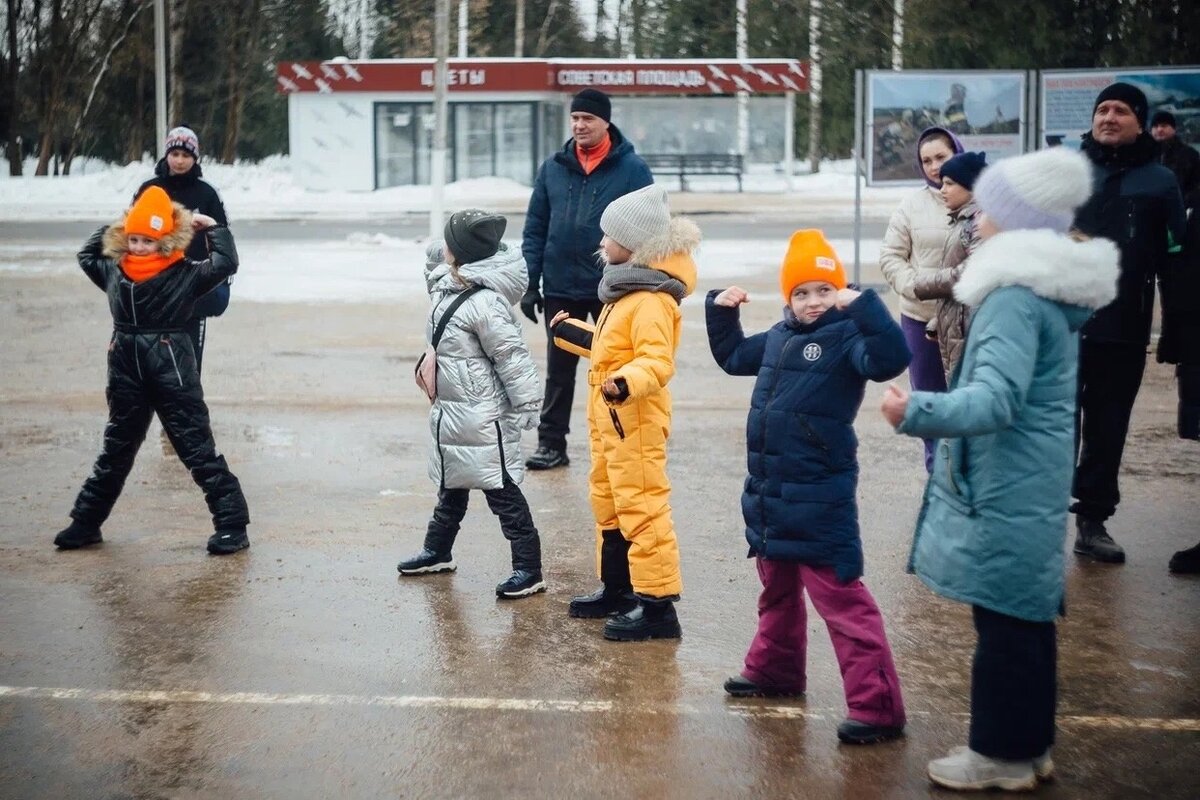 рассказ о пожарной безопасности. прфесия пажарни для дети. что нужно знать пожарному. памятки мчс по пожарной безопасности. стихи о пожарной безопасности для детей.