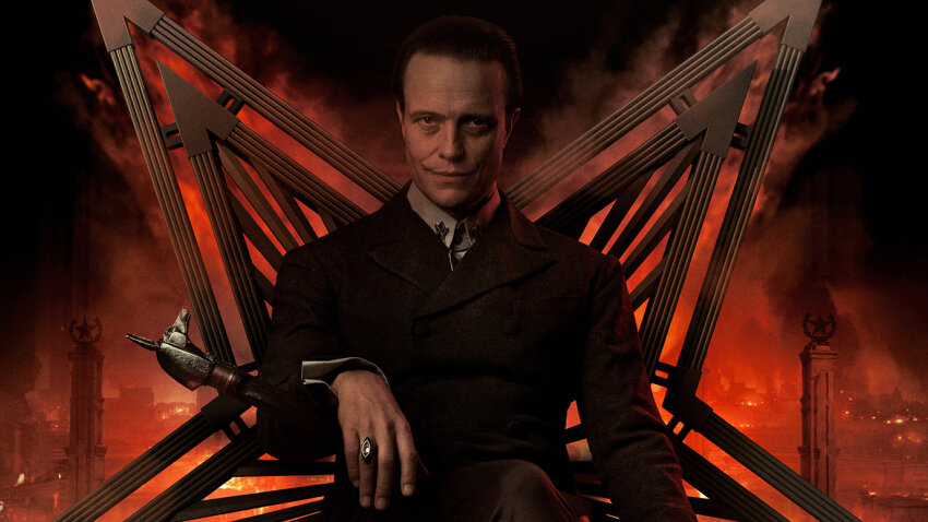 Немецкий актер Август Диль в роли Воланда на промо-постере фильма «Мастер и Маргарита» (2024). Хорошо различим набалдашник трости в виде головы древнеегипетского бога Анубиса — а не пуделя, как у Булгакова.