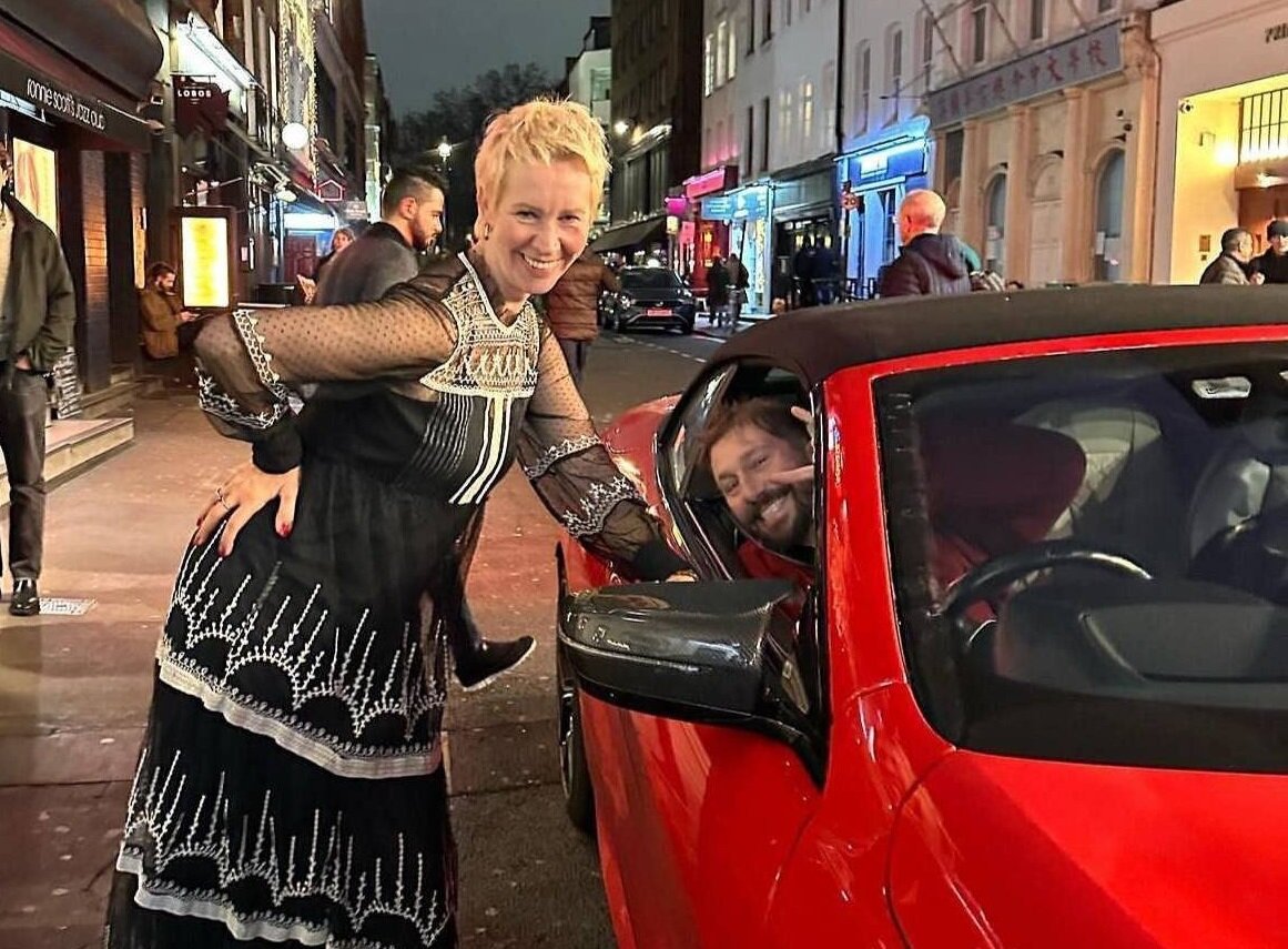 В Берлине прошло мероприятие, собравшее под своими флагами около 150 персонажей сбежавших из России и объявленных у себе на Родине иноагентами.-3