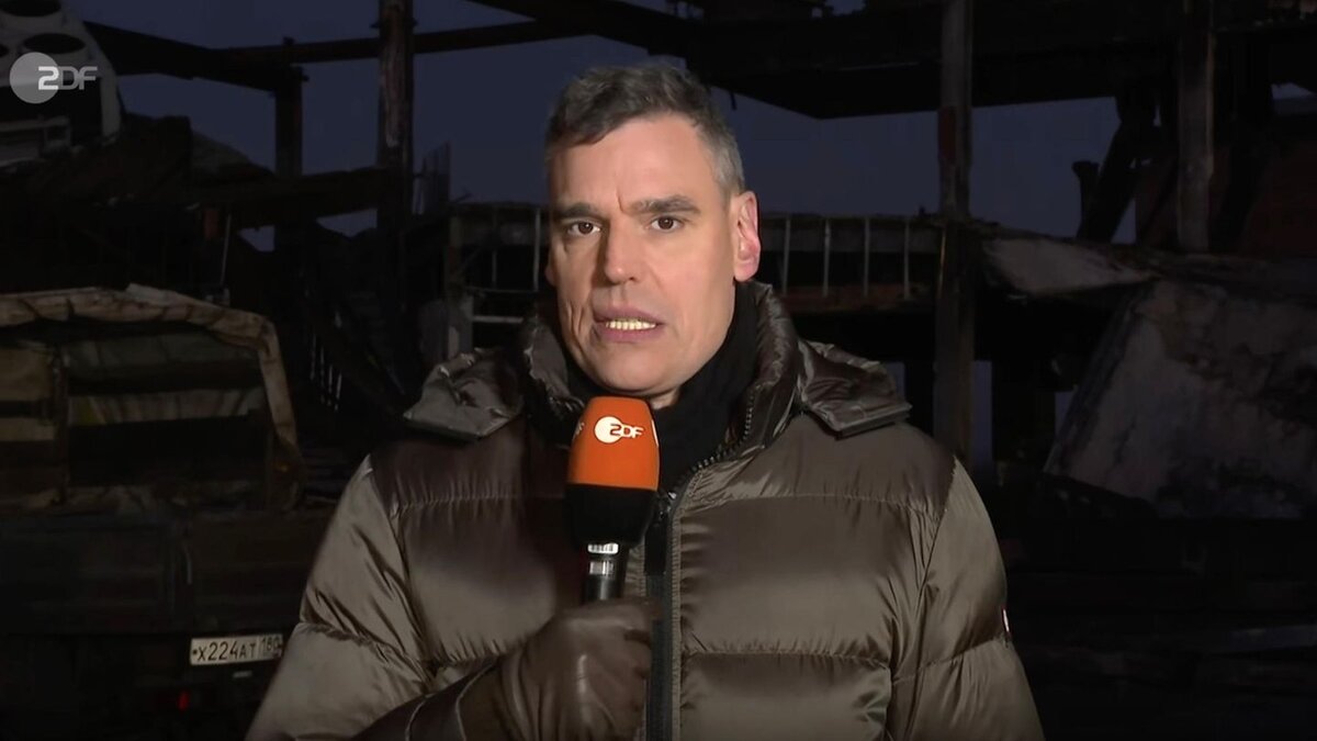 Armin Coerper, Leiter des ZDF-Studios Moskau, während seiner Live-Schalte aus Mariupol 