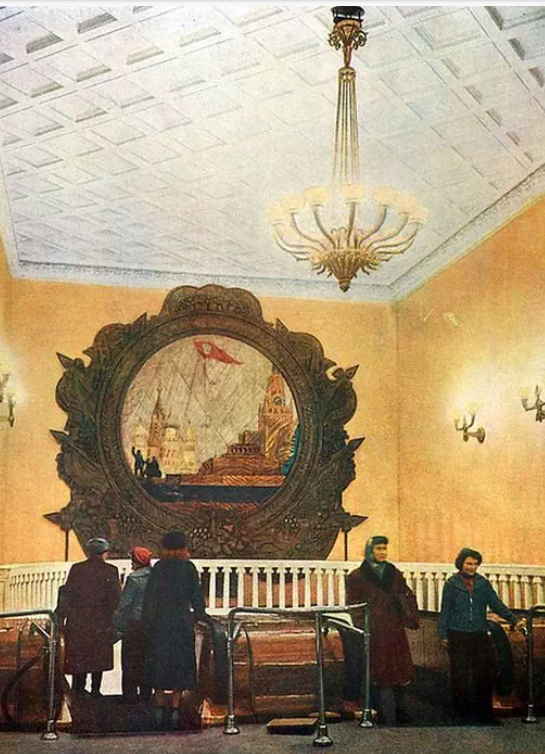 Эскалаторный зал станции Павелецкая, кольцевая линия. 1957г., фото из открытых источников