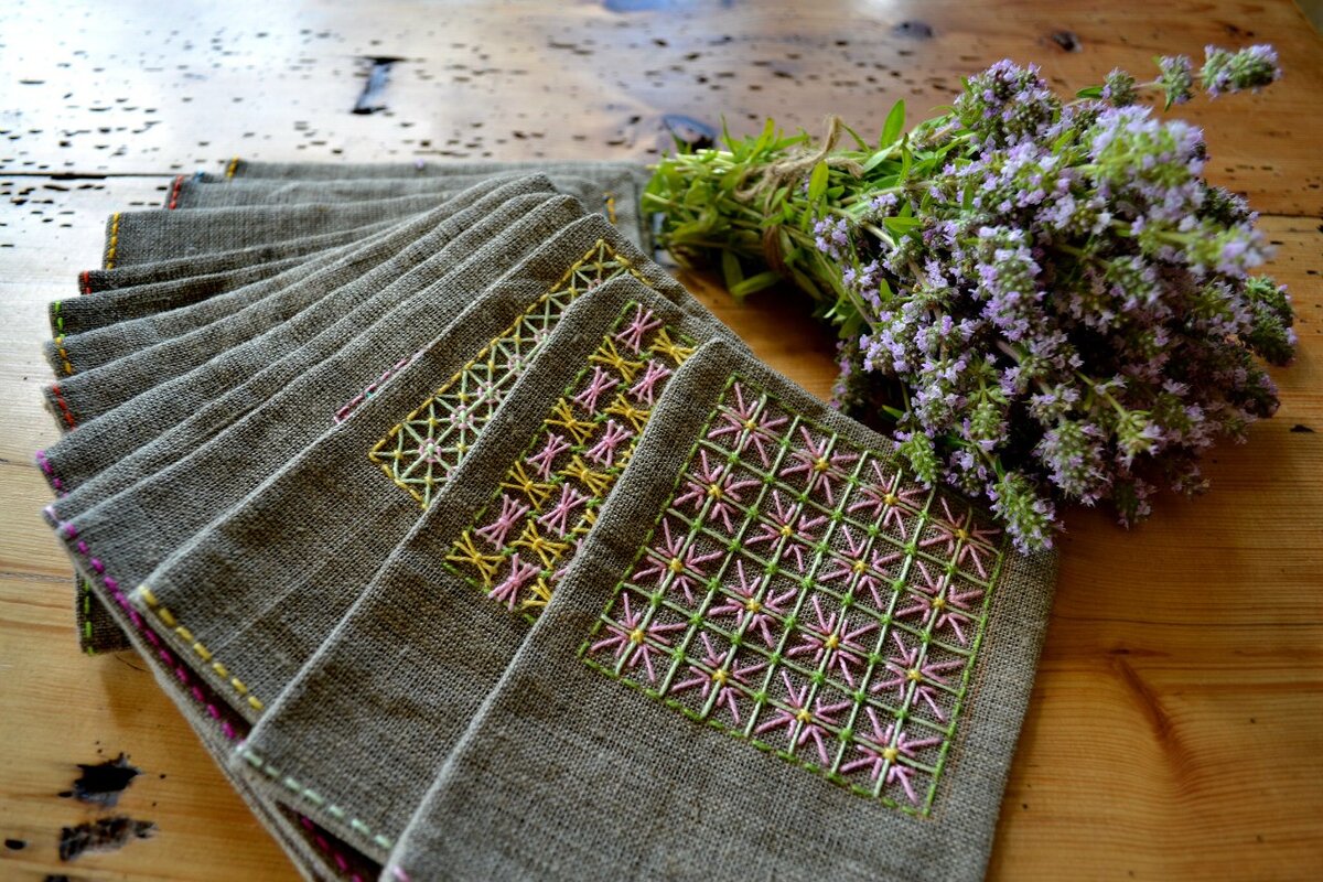 Вышитые мешочки для чабреца