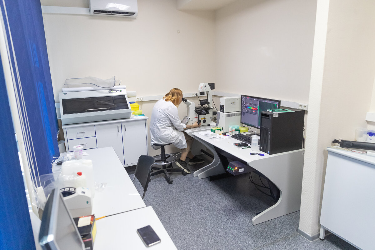 Исследователи поместили Ra-223 в наноразмерные и микроразмерные капсулы из карбоната кальция и проверили, какие из них продемонстрируют большую эффективность. 