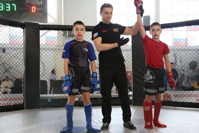 Nike running 2022. антон момот торс. ясыбыш петр бодибилдер. бегущий человек. человек на старте.