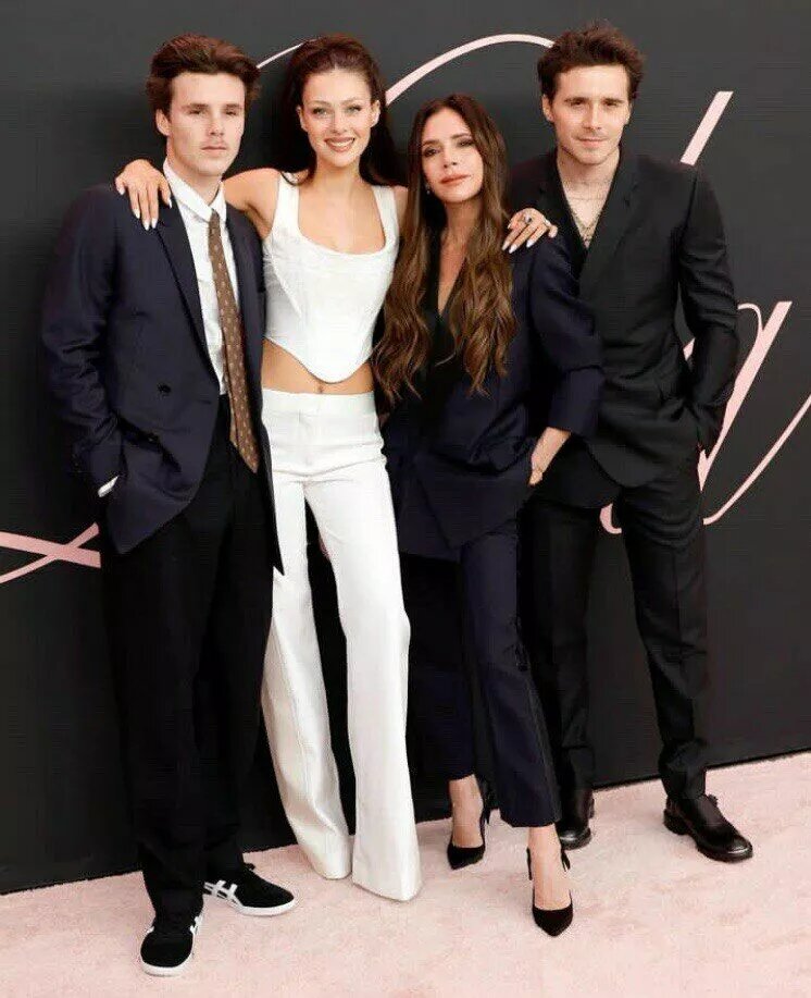 Время утекает. Кто хороший мальчик собака. Жизнь очень быстро проходит. Время идти я был хорошим. Время идти я был хорошим.