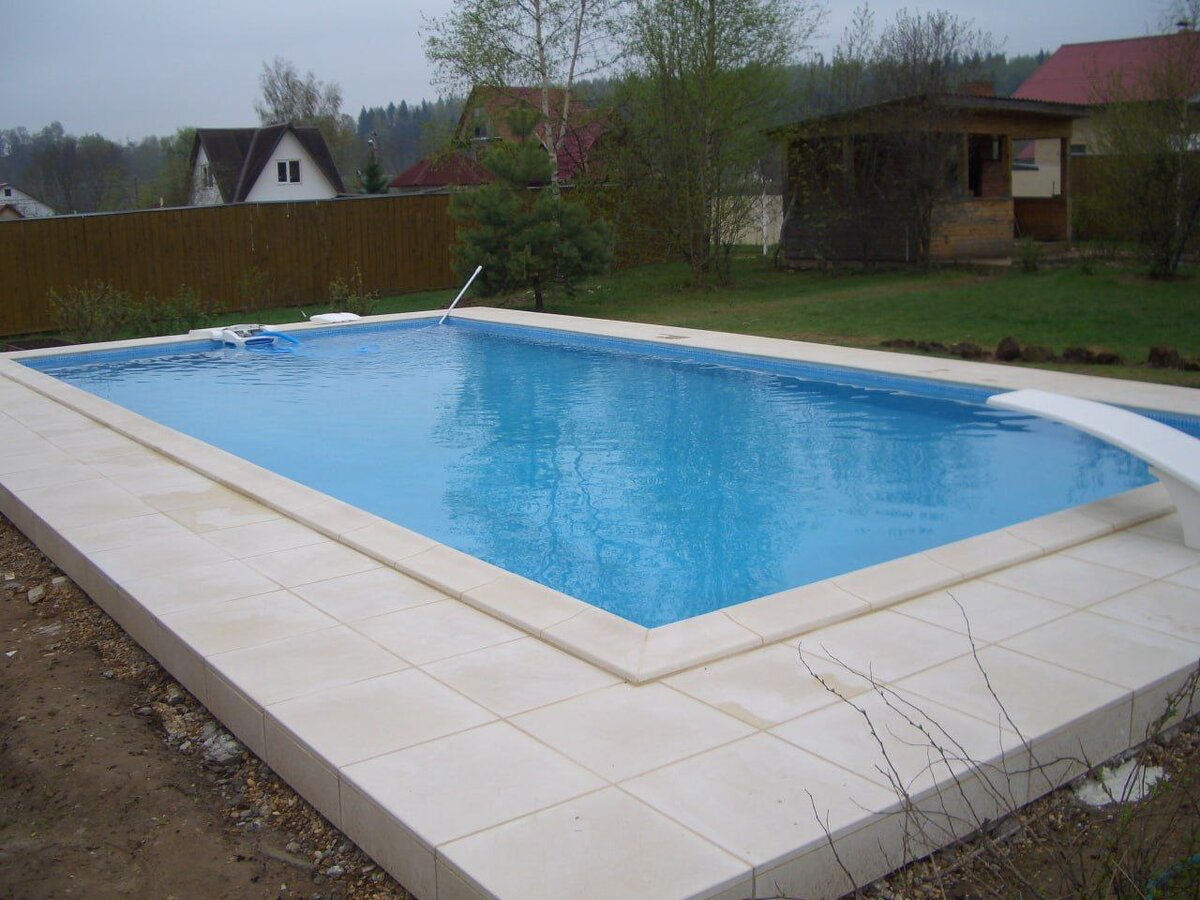 2. Бассейн на даче под ключ: Варианты и Уникальность Бассейн на даче — это возможность наслаждаться свежестью и комфортом, не выезжая за город. Разберем разнообразие вариантов, которые подходят именно для дачного участка, и как создать такое пространство под ключ.  