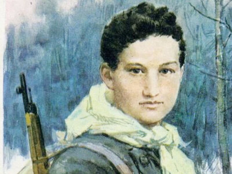 Портрет Зои Космодемьянской. Первая женщина герой советского союза разведчица
