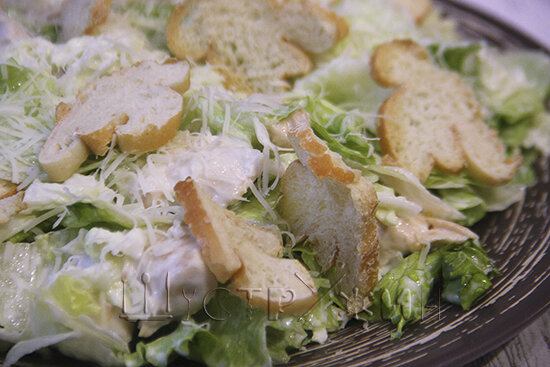 Цезарь с курицей.