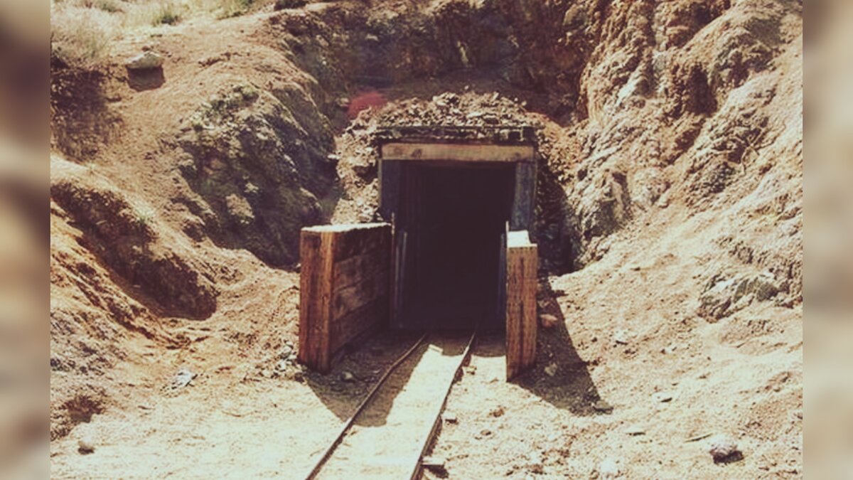 13 человек под землей. Уильям Шмидт копал тоннель. Туннель Бурро Шмидта.