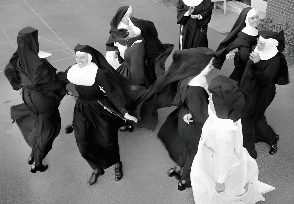 Монахини монастырь ретро. Монахини в монастыре. Католическая монахиня. Танцующие монашки.