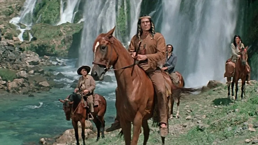 встреча белого волка. белые волки текст. стая белых волков. сообщение о белом волке. стих про волка.