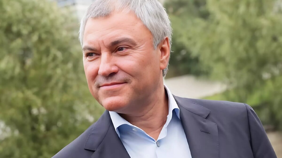     Сегодня свой юбилей отмечает председатель Госдумы Вячеслав Володин — ему исполнилось 60 лет. Президент России Владимир Путин подписал указ о награждении спикера орденом «За заслуги перед Отечеством» I степени.