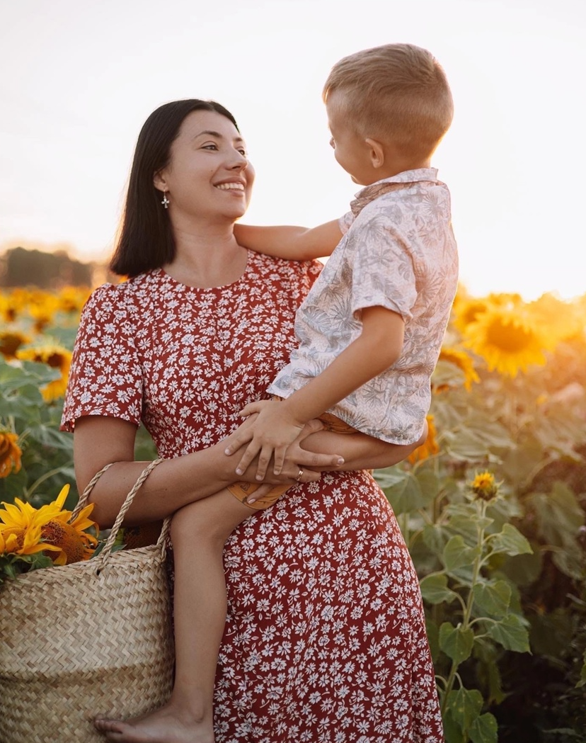 Шляпка стоит 20. Доули шляпа китайская. Летние шляпки. Оригинальная шляпа. Леди в белом фото.