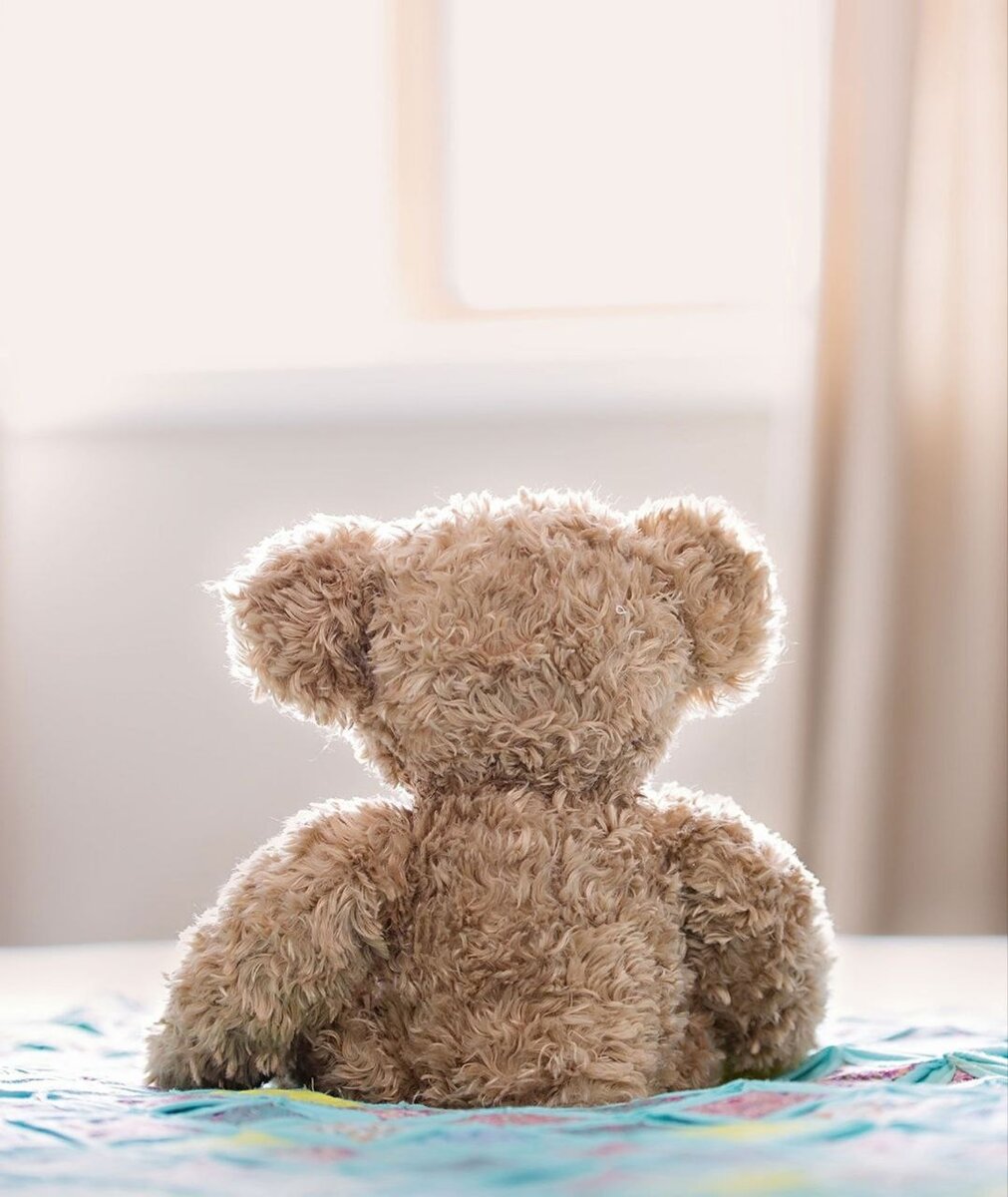 7-летний мальчик взял в магазине без спроса шоколадные яйца, сообщает Onliner.by. Именно это и вызвало агрессию мужчины из Узденского района. В этой семье отцом воспитывалось шесть несовершеннолетних детей, их мать лишена родительских прав. 

Мужчине назначено наказание в виде лишения свободы на полтора года в исправительной колонии общего режима. Кроме того, к нему применены принудительные меры лечения от хронического алкоголизма.