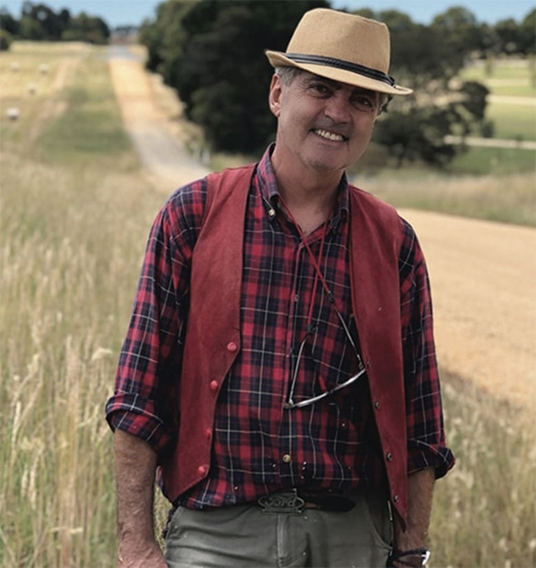 Джозеф Збуквич. Фото взято: https://danielsmith.com/joseph-zbukvic/