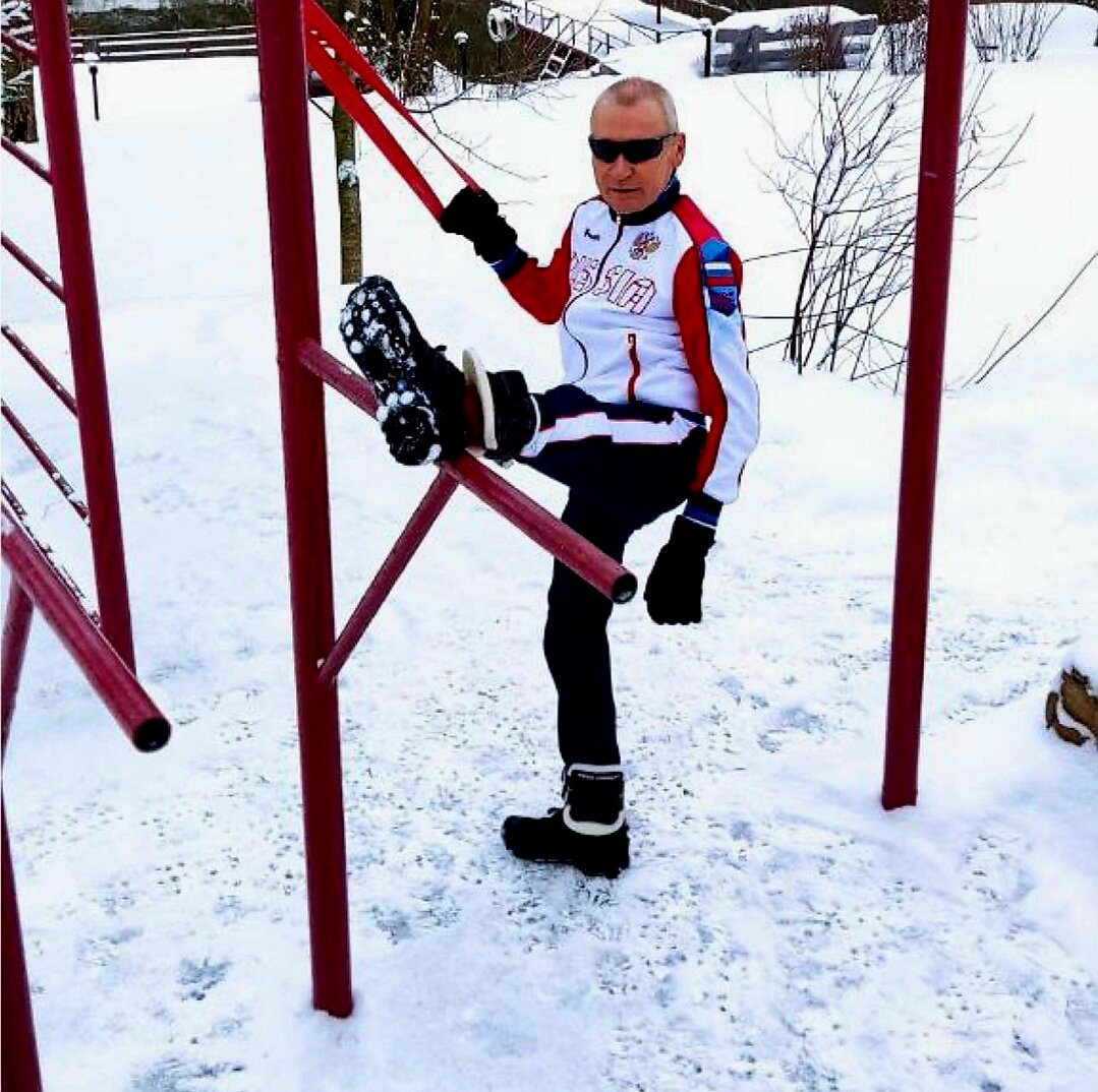 На утренней тренировке.