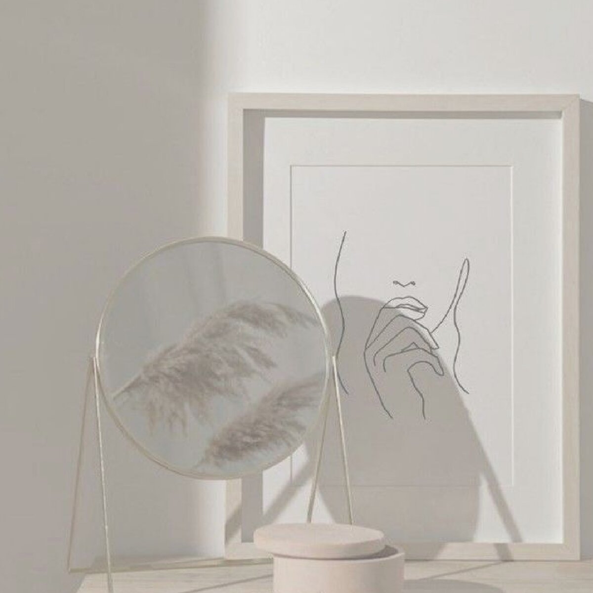 В продолжение к предыдущему посту⤴️

Всех, кто хочет заглянуть внутрь себя и прикоснуться к своим эмоциям, 17-18 февраля приглашаю на индивидуальную онлайн встречу, на которой я помогу определить есть ли у вас блок на проявления эмоций.

📌Что для этого нужно:

✅ Час свободного времени
✅ Качественный интернет
✅ Готовность услышать себя

✍️ Есть вопросы, пишите @emotolog72, с удовольствием отвечу!

До встречи!🫶